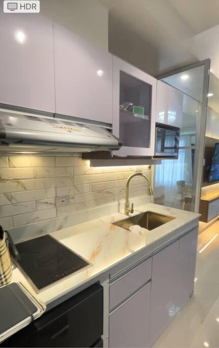 Marias Suite Near Manila Bay Free Use Of Pool Екстериор снимка