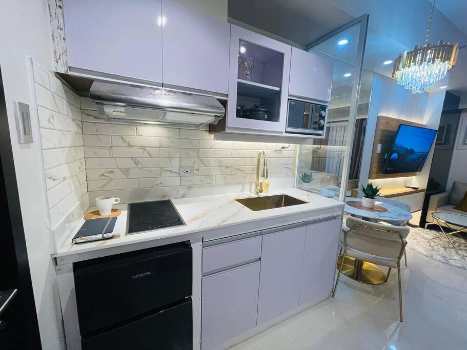 Marias Suite Near Manila Bay Free Use Of Pool Екстериор снимка